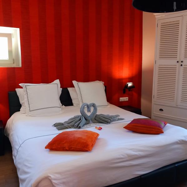 Orange room